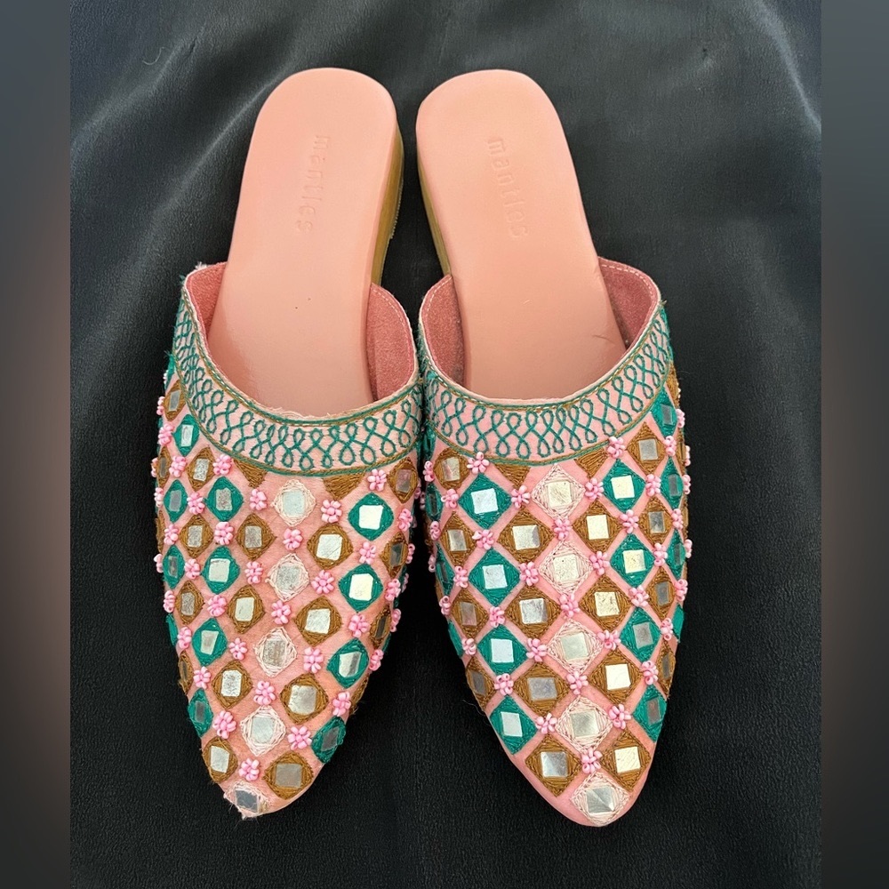 Mantles beaded embroidered slippers